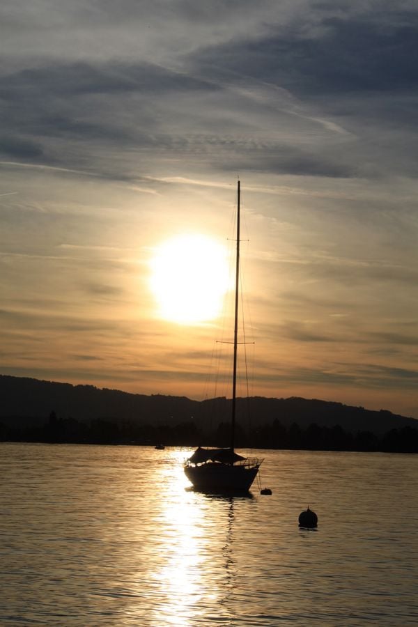 A boat in the river thumbnail