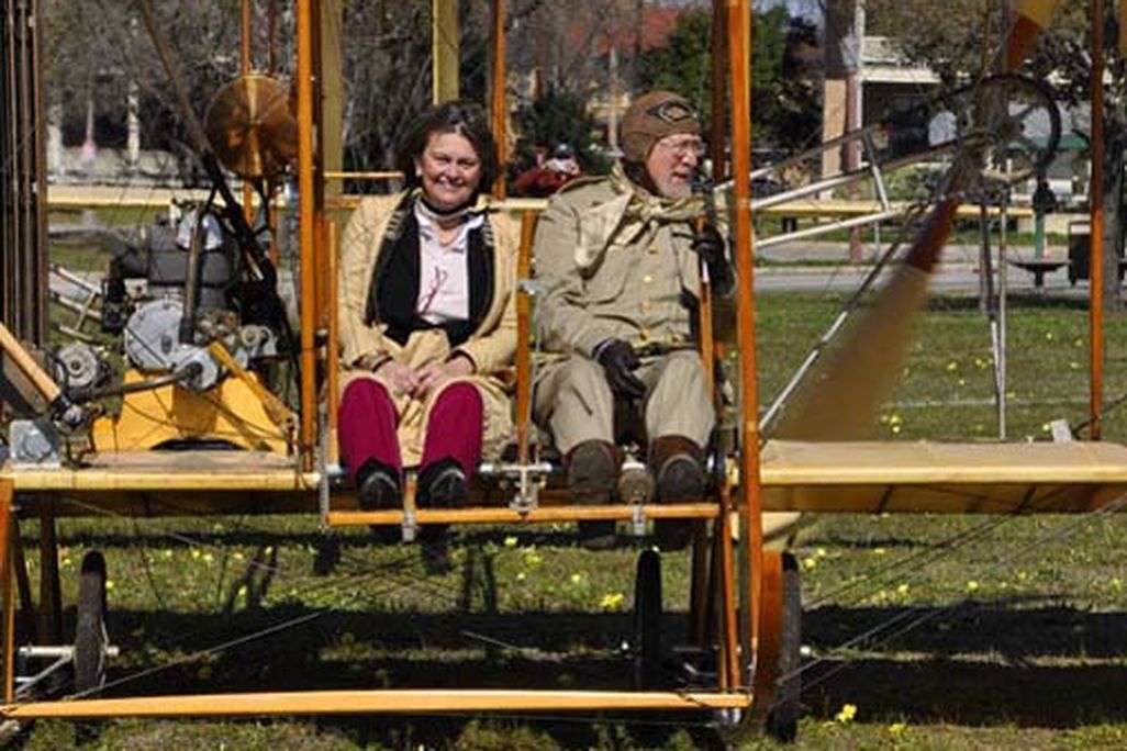 Wright Flyer replica on ground-505.jpg