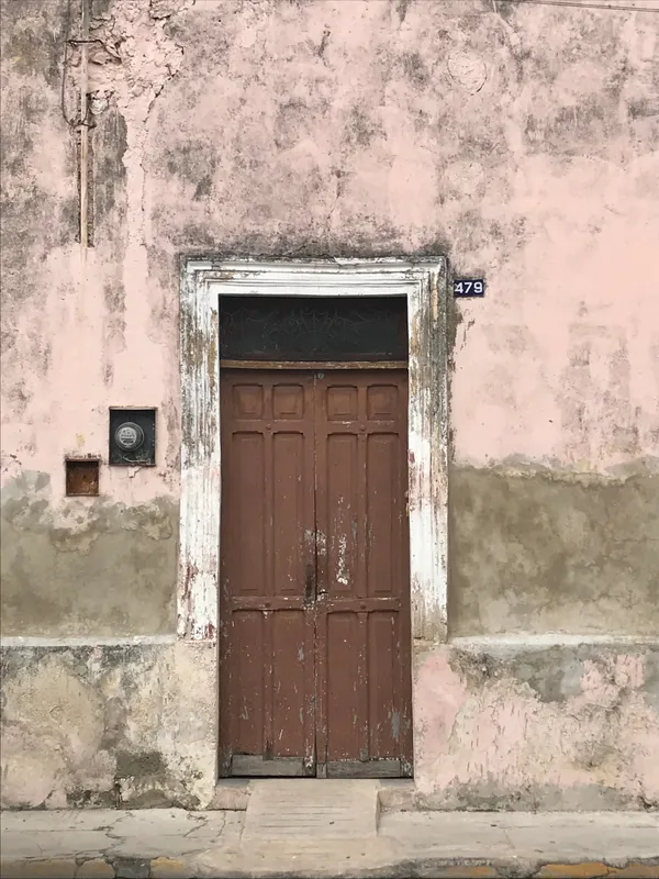 One of the many unique puertas in Mérida Mexico thumbnail