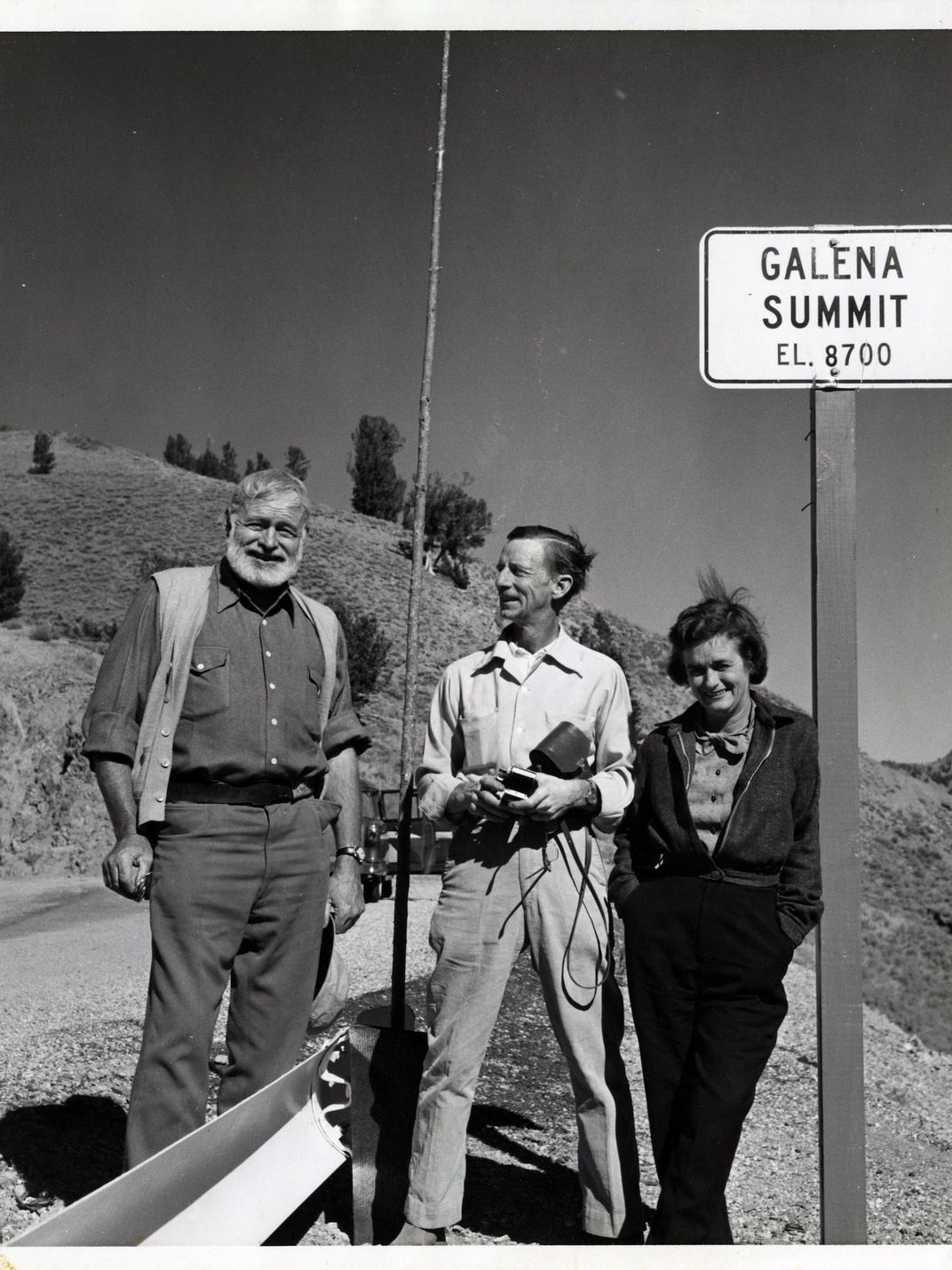 L to R: Hemingway, Toby and Betty Bruce on an October 1958 road trip from Key West to Idaho