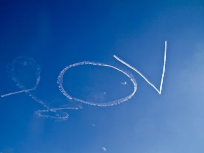 Greg Stinis, three-fourths finished with his skywriting over Chino, California on January 7.