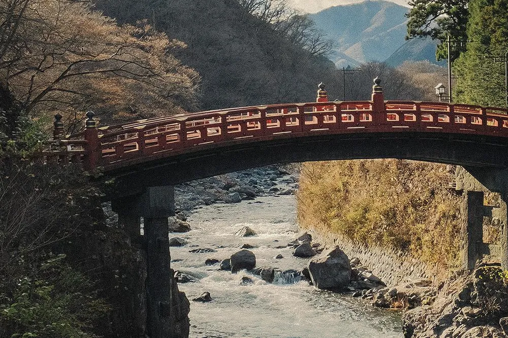 Shinkyo Bridge - desktop