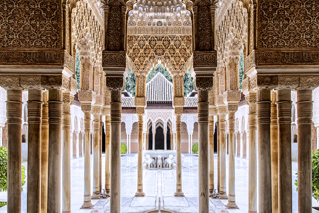 Wandbild „Alhambra-Palast“ von Manjik Pictures
