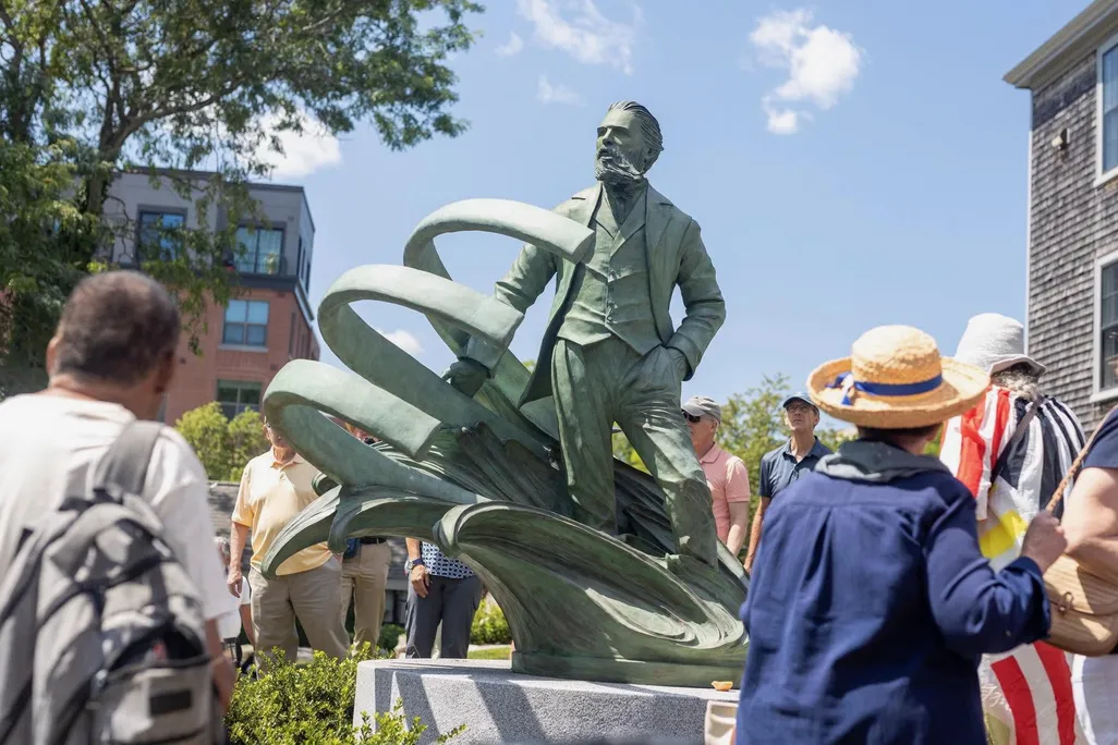 statue unveiled