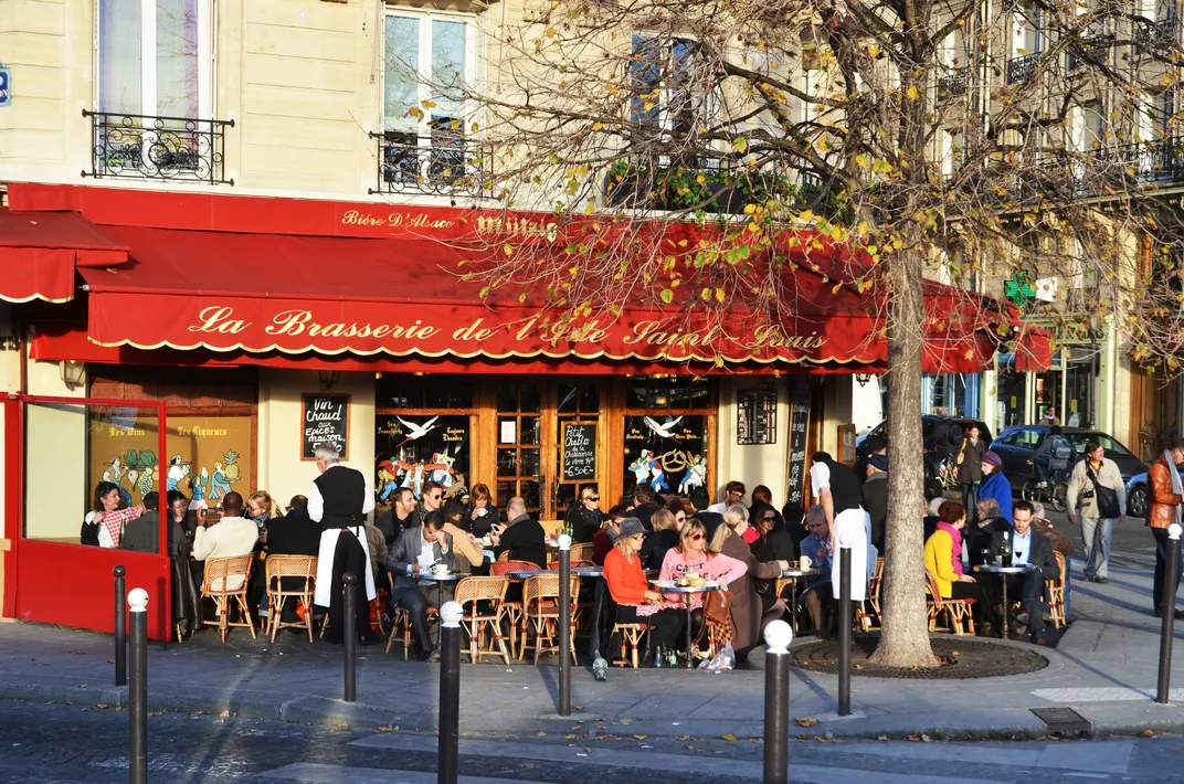 Street-side café in Paris