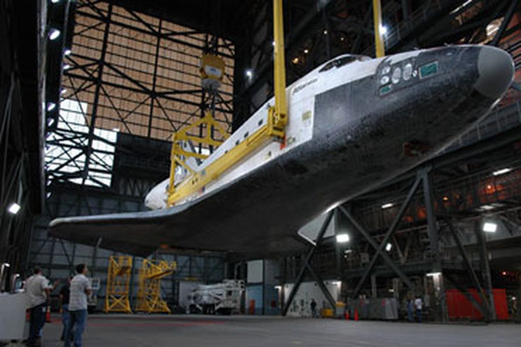 shuttle-hangar-388-sept06.jpg