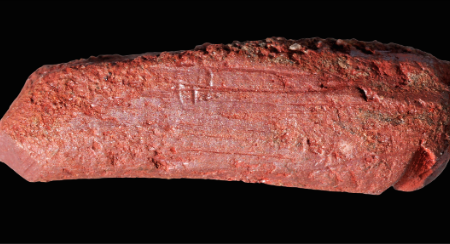 The ochre "crayon"