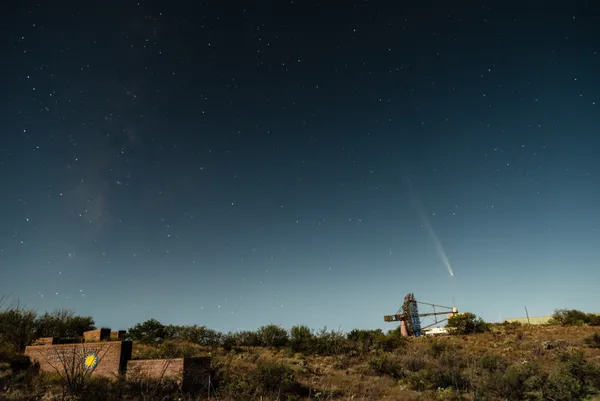 Comet C/2023 A3 (Tsuchinshan–ATLAS) over the Fred Lawrence Whipple Observatory thumbnail