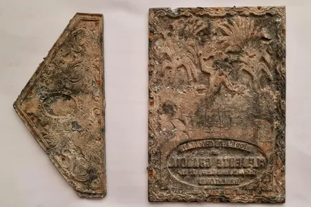 Researchers discovered labels for Clemente Guardia chocolate at the site.