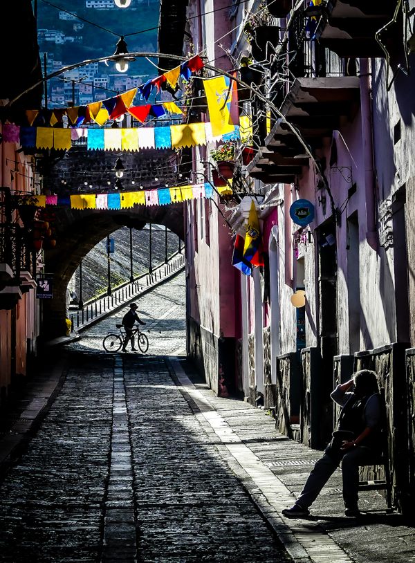 Quito streets thumbnail