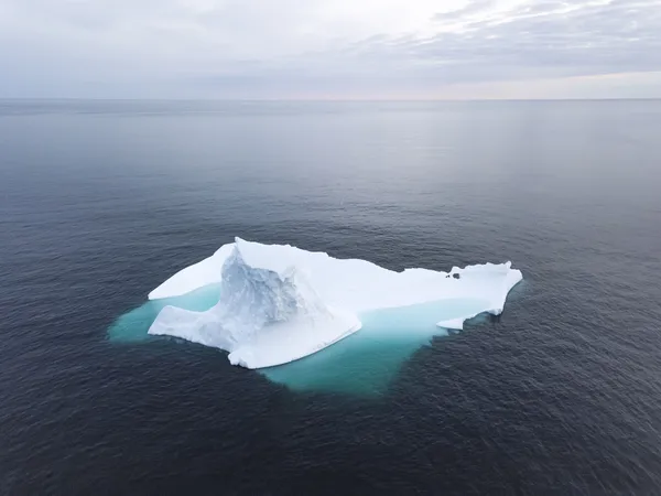 Iceberg 4 (Disko Island, Greenland) thumbnail