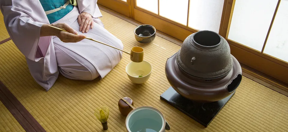  Traditional Japanese tea ceremony 
