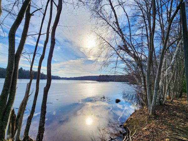 Half frozen lake thumbnail