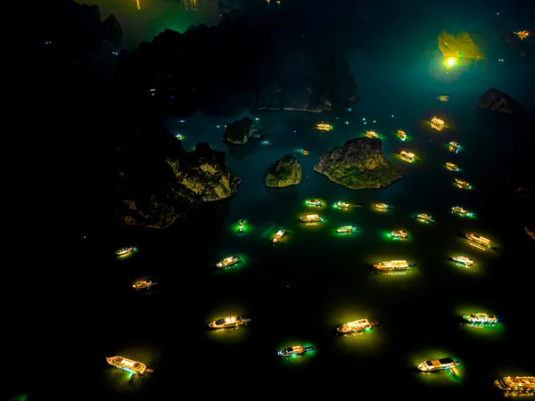 Emerald Lights on a Silent Sea thumbnail