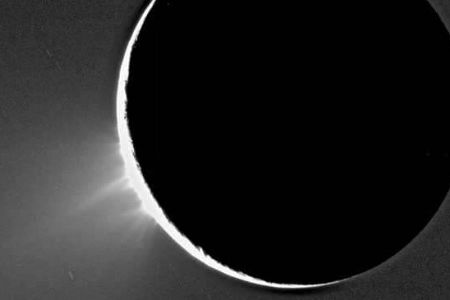The fountains of Enceladus as seen by Cassini