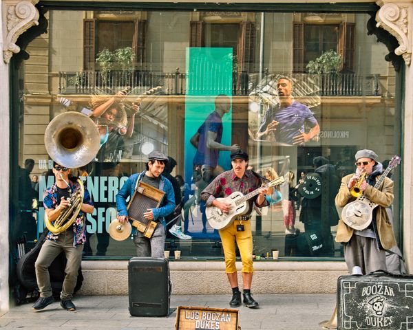 Barcelona Spain Street Band thumbnail