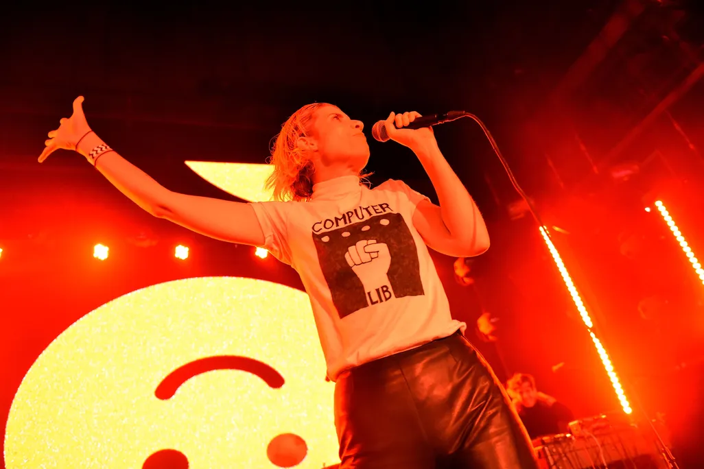 Singer Claire L. Evans of the band YACHT performs onstage during "GIORGIO'S LIVE" in 2018 in Los Angeles, California.