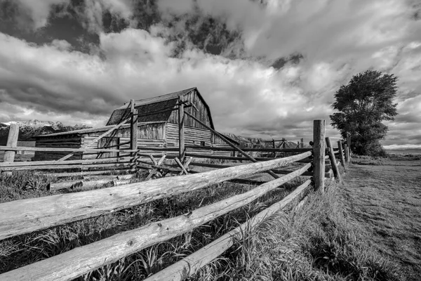 Barn on Mormon Row thumbnail