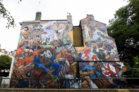 Battle of Cable Street (1976&ndash;1983) by&nbsp;Desmond Rochfort, Dave Binnington, Paul Butler and Ray Walker in St. George&#39;s Park in London