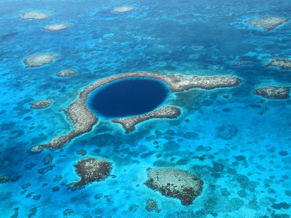 Great Blue Hole, a collapsed underwater cave system, Lighthouse Reef, Mesoamerican Barrier Reef, Belize, Caribbean, Central America