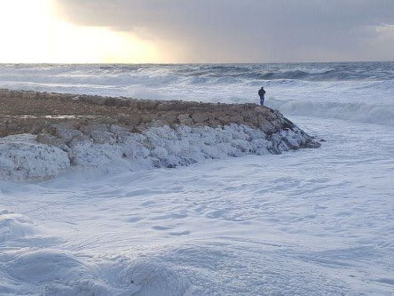 Sea Foam Delights Visitors of Lebanese Beach, Smart News
