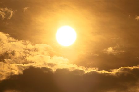 The "super" El Ni&ntilde;o event in the Pacific Ocean has been brewing since June and will extend through February.