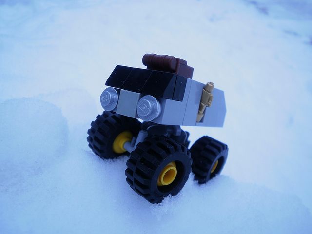 A LEGO rover (not the one used in the experiment.)
