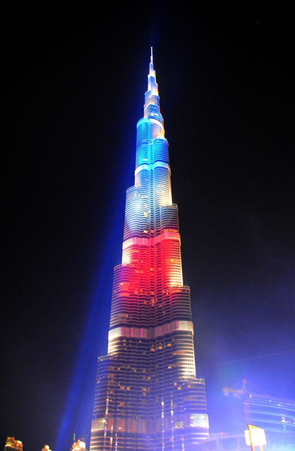 Burj Khalifa by night thumbnail