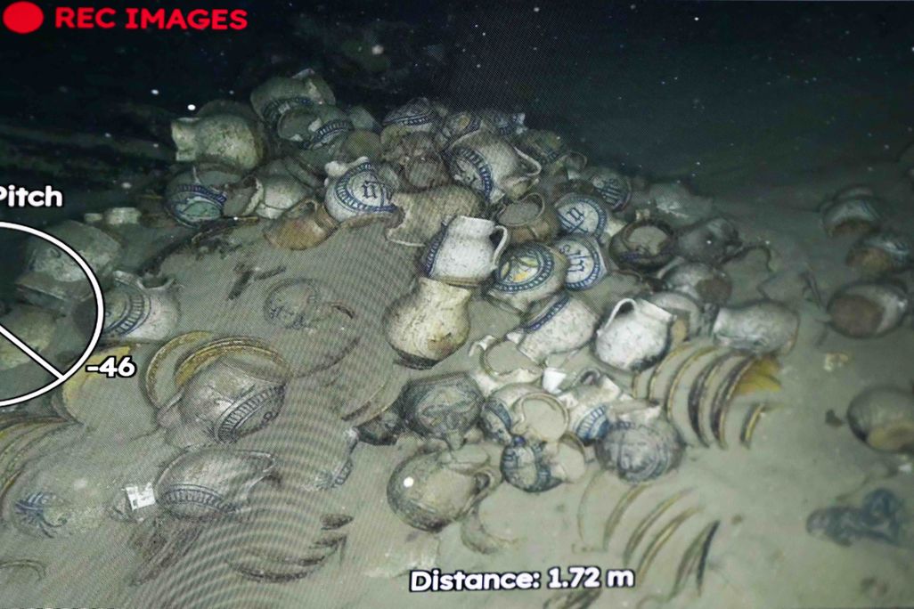 Ceramics from Camarat 4 on seabed