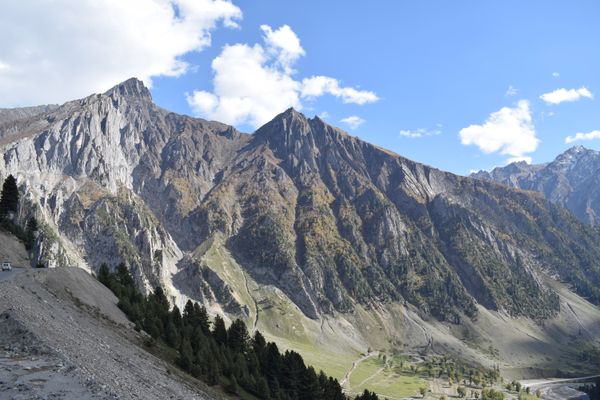 Mountain range in Kashmir thumbnail