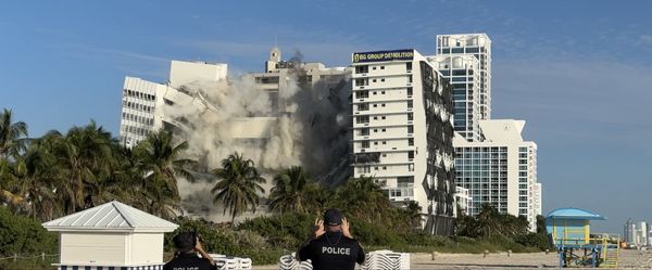 Implosion of the Deauville Hotel, Miami Beach, FL 11-12-2022 (01) thumbnail