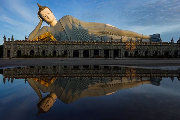 The giant reclining Buddha statue thumbnail