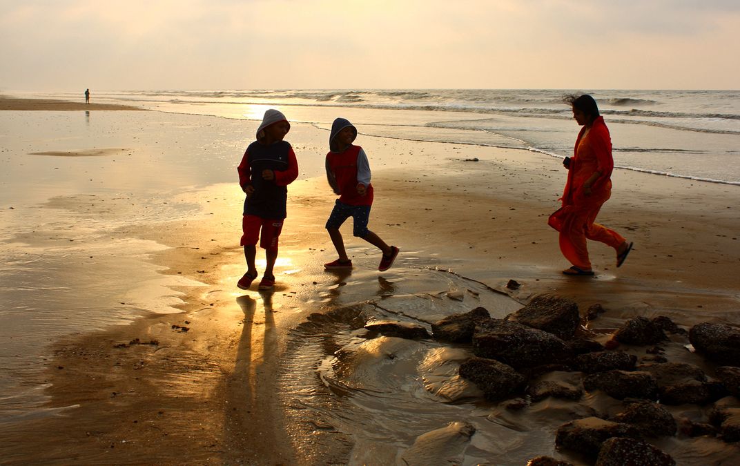 In Morning At Beach Smithsonian Photo Contest Smithsonian Magazine 3694