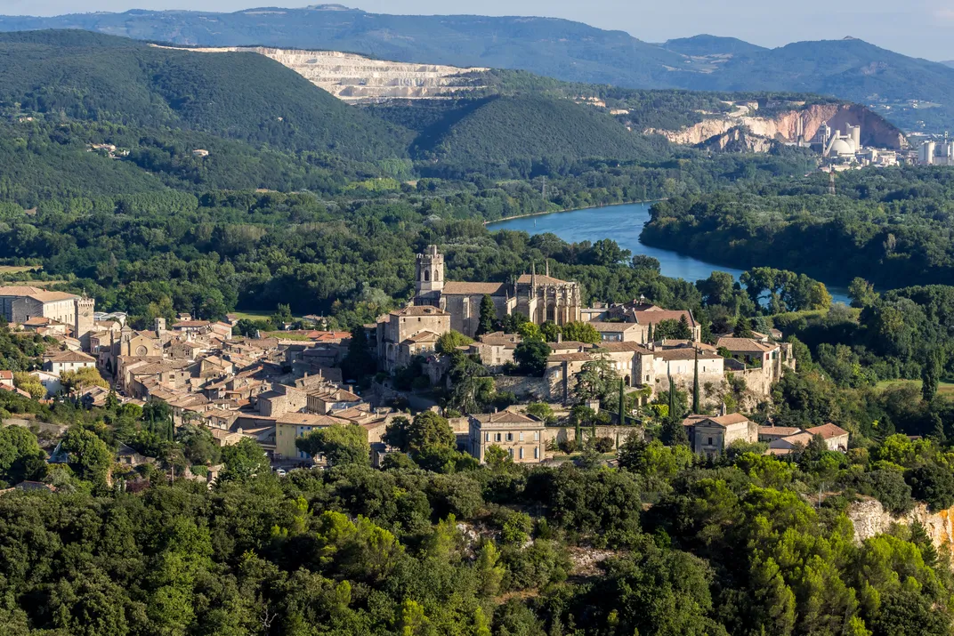 The town of Viviers, overlooking the Rhône River