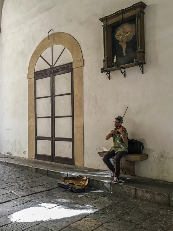 Violinist, Sicily thumbnail