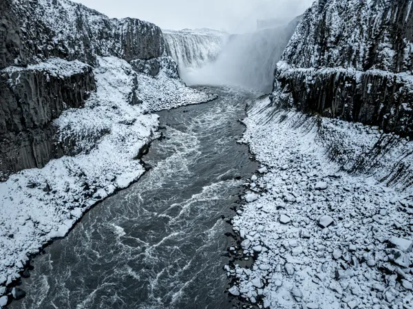 Snowy falls thumbnail