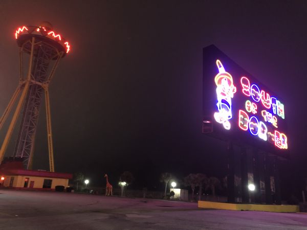 Alone in the surreal fog of the glowing neon tourist trap, South of the Border thumbnail