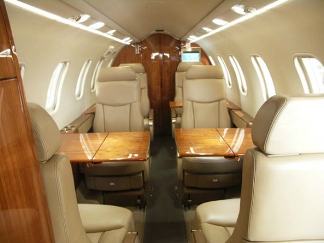 20120831_learjet_main.jpg