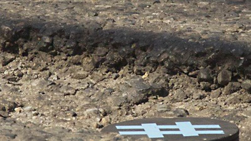 tweeting-pothole.jpg