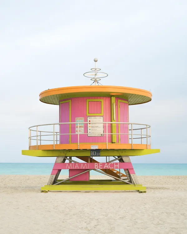 Lifeguard tower 10th Street (Miami Beach, FL) thumbnail