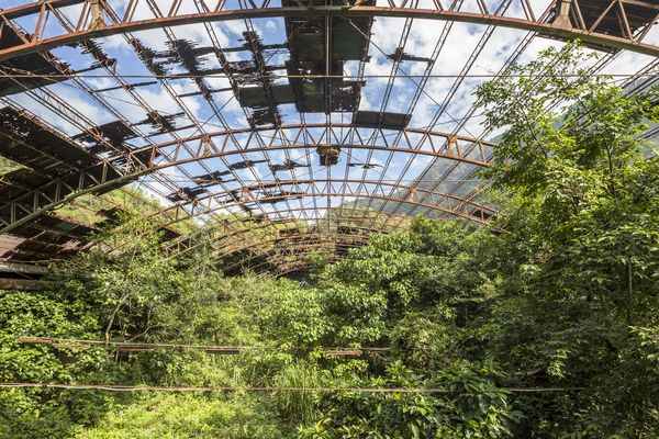 Abandoned Warehouse, Taiwan, 2017 thumbnail