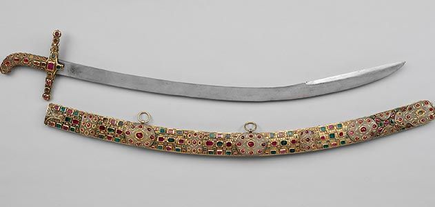 Saber and scabbard of the Grand Attire