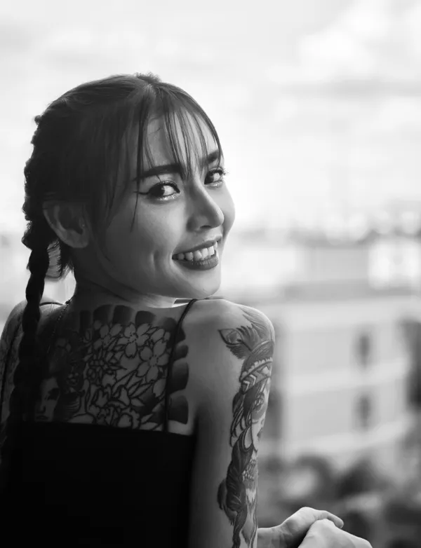 Smiling girl thumbnail