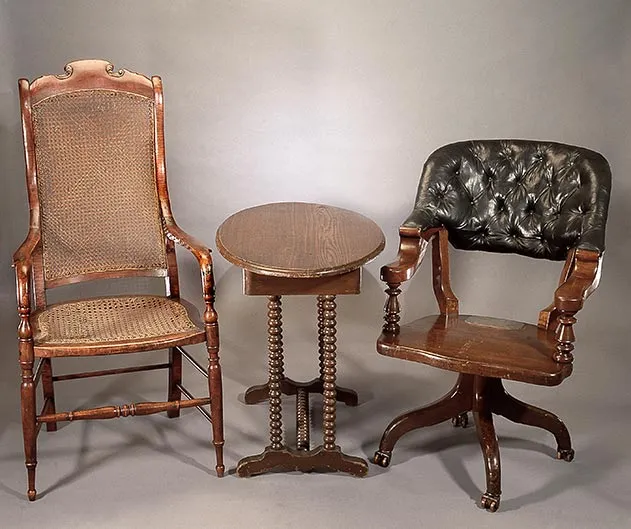 Appomattox table and chairs