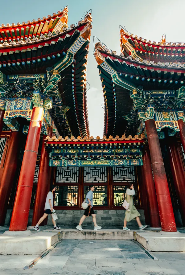 Three figures, two pagodas thumbnail