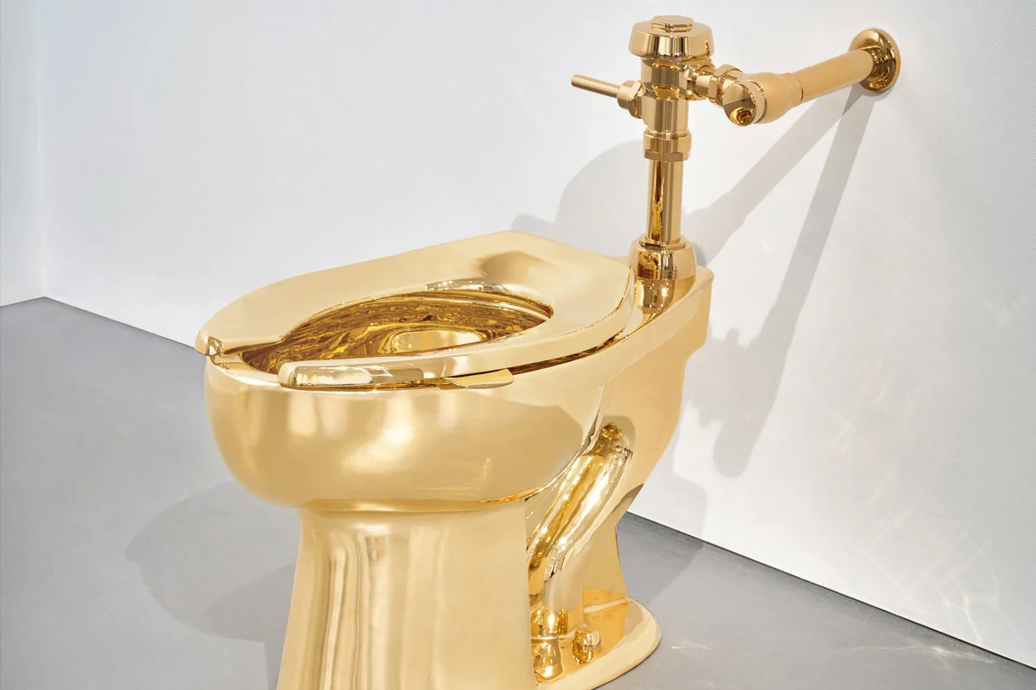 This Fully Functioning Toilet Made From Solid Gold Could Sell for