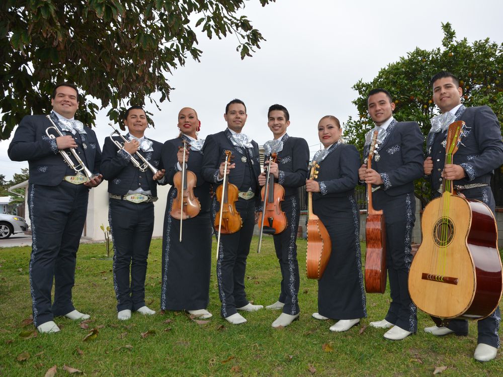 Mariachi Arcoiris de Los Ángeles