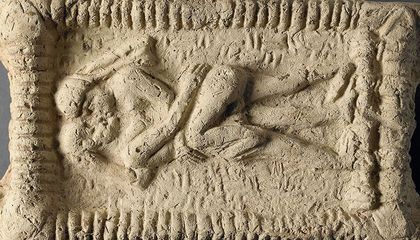 Humanity&rsquo;s First Recorded Kiss Was Earlier Than We Thought