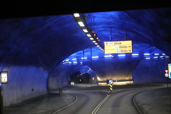 A roundabout in a Norwegian tunnel thumbnail