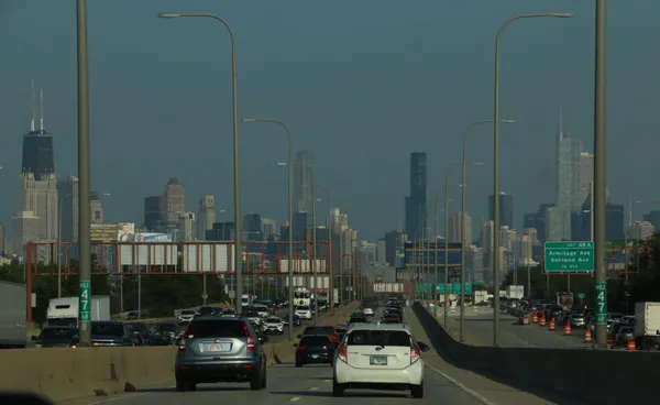 A busy road in Chicago thumbnail